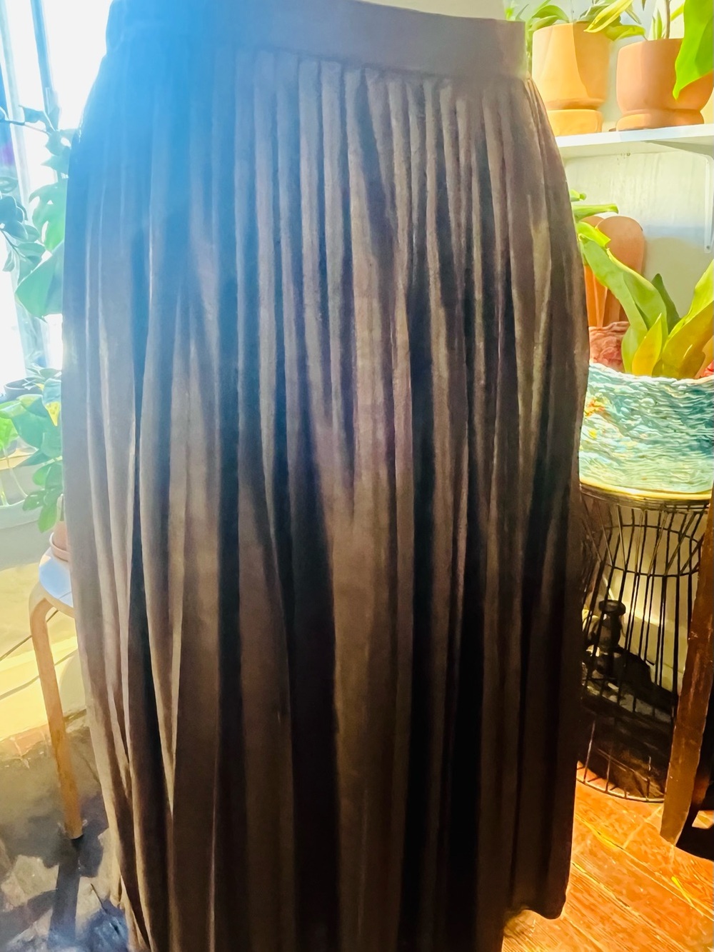 Women's Dark Gold Pleated Midi / Knee-length  Skirt